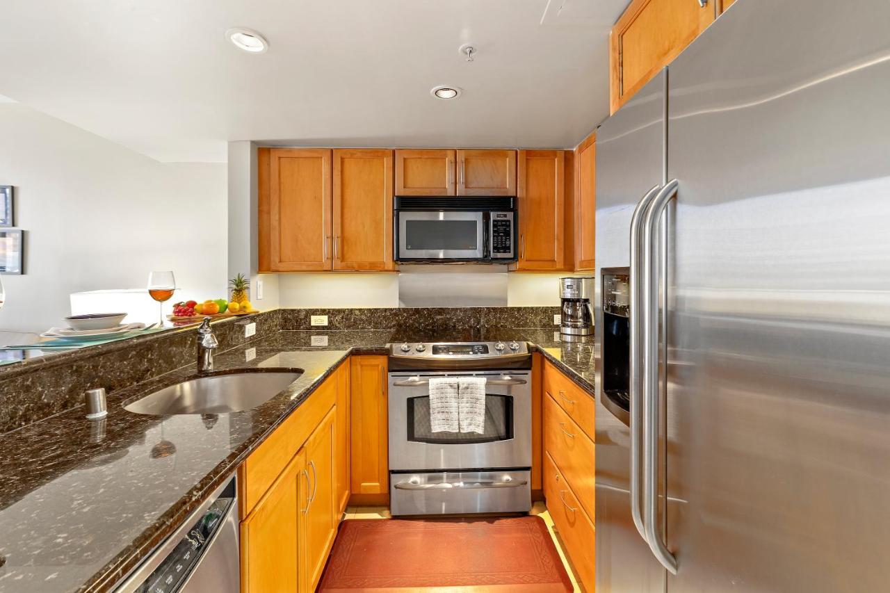Renovated With City View At Aqua Palms Waikiki Honolulu Ngoại thất bức ảnh