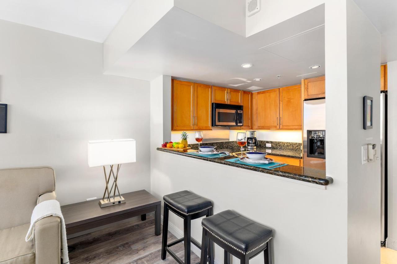 Renovated With City View At Aqua Palms Waikiki Honolulu Ngoại thất bức ảnh
