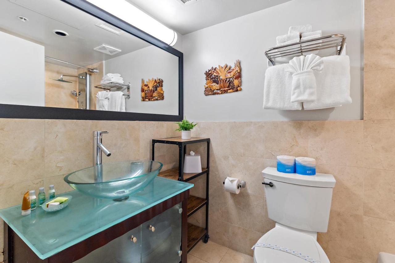 Renovated With City View At Aqua Palms Waikiki Honolulu Ngoại thất bức ảnh