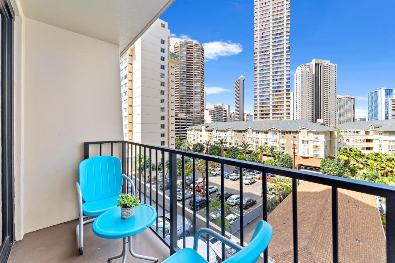 Renovated With City View At Aqua Palms Waikiki Honolulu Ngoại thất bức ảnh
